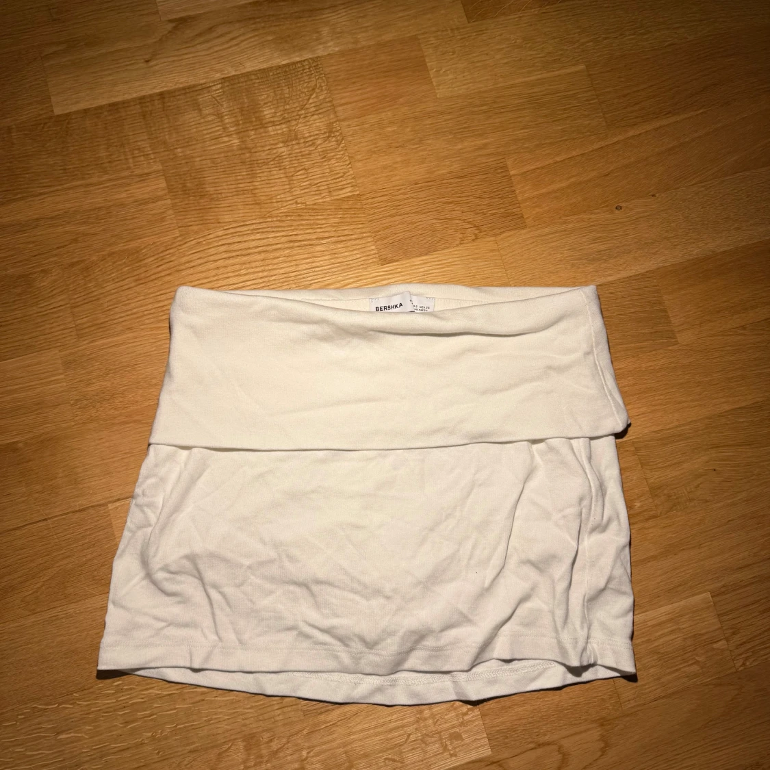 Vit kortkjol från Bershka