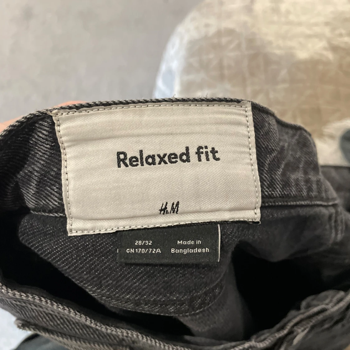 Svarta relaxed fit jeans från H&M - 2