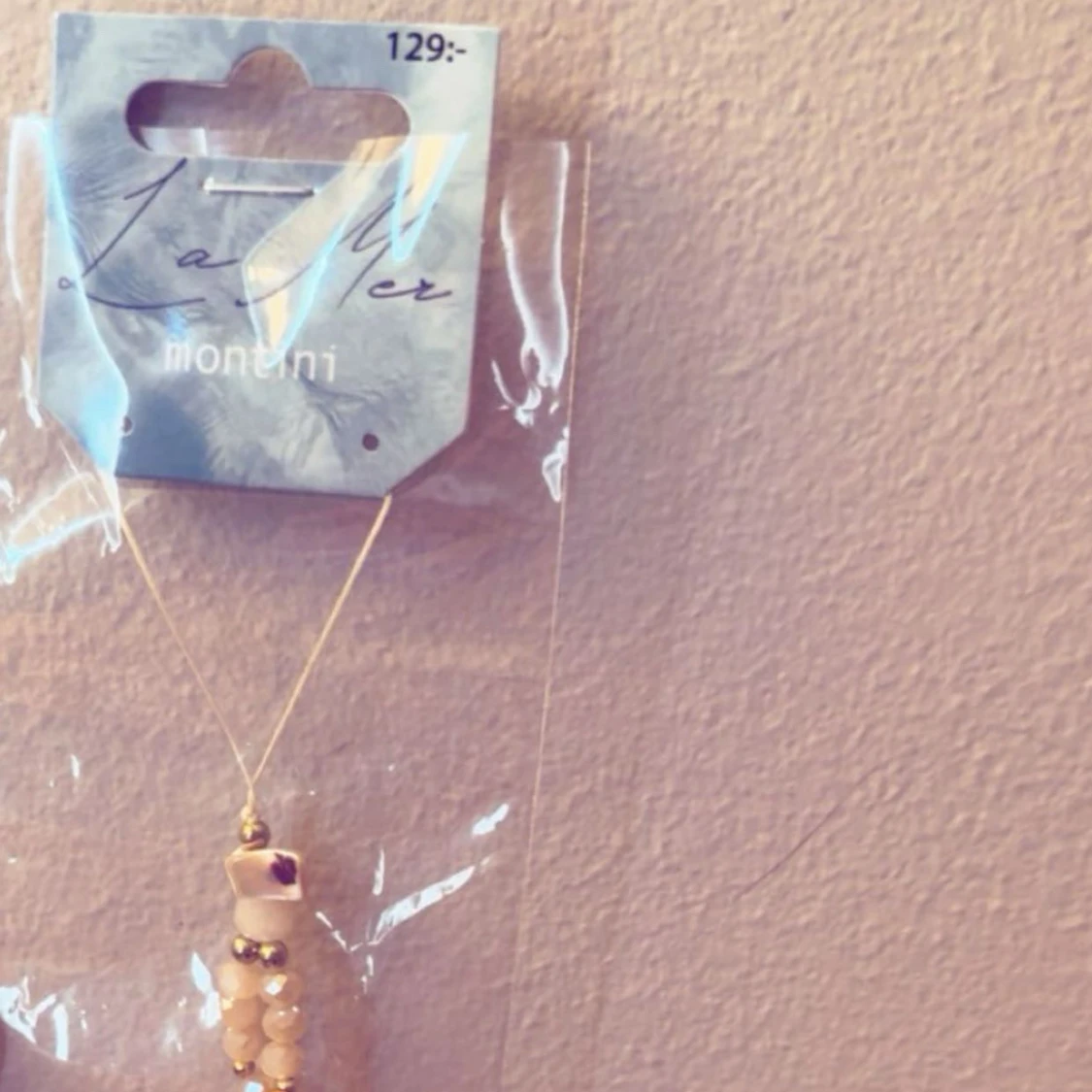 Montini halsband med pärlor och snäckor