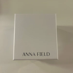 Armband - Armband från Anna Field. Använd 1 gång. Kommer i orginal förpackning. 💕