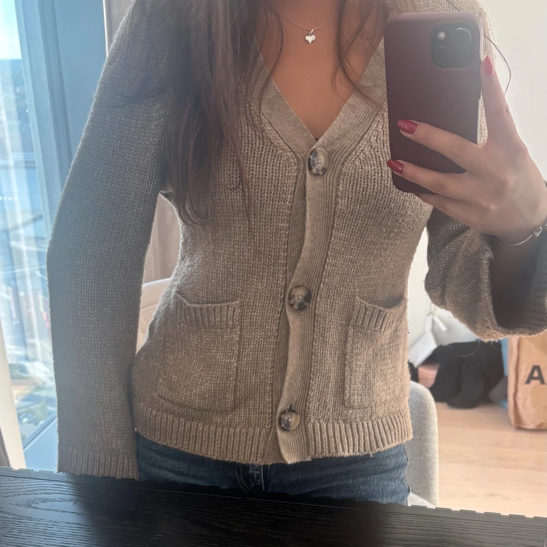 Beige stickad kofta från Lindex - 1