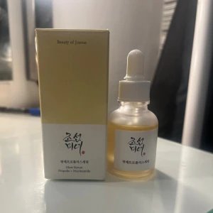 Glow serum - Glow serum från Beauty of Joseon💛Endast provad så precis som ny med förpackning också!😊🥰
