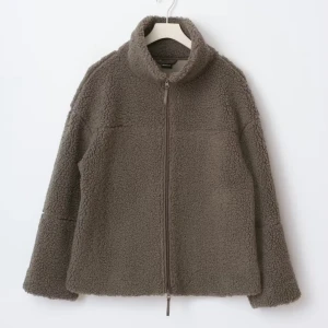 Teddyjacka  - Sjukt mysig teddyjacka i nyskick!! Populär och väldigt eftertraktad, 🥰🥰perfekt gör hösten💕