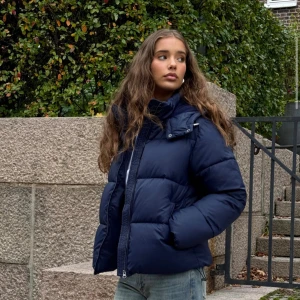 Nelly every day puffer jacket  - Säljer denna superfina jacka från Nelly. I mycket fint skick😊