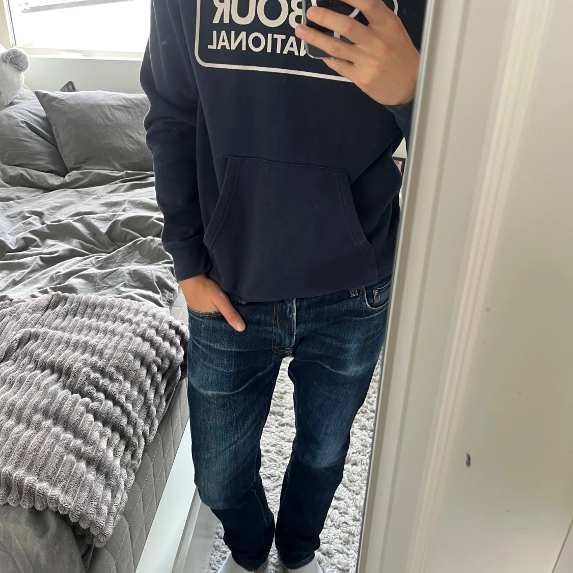 Mörkblå hoodie från Barbour International - 1