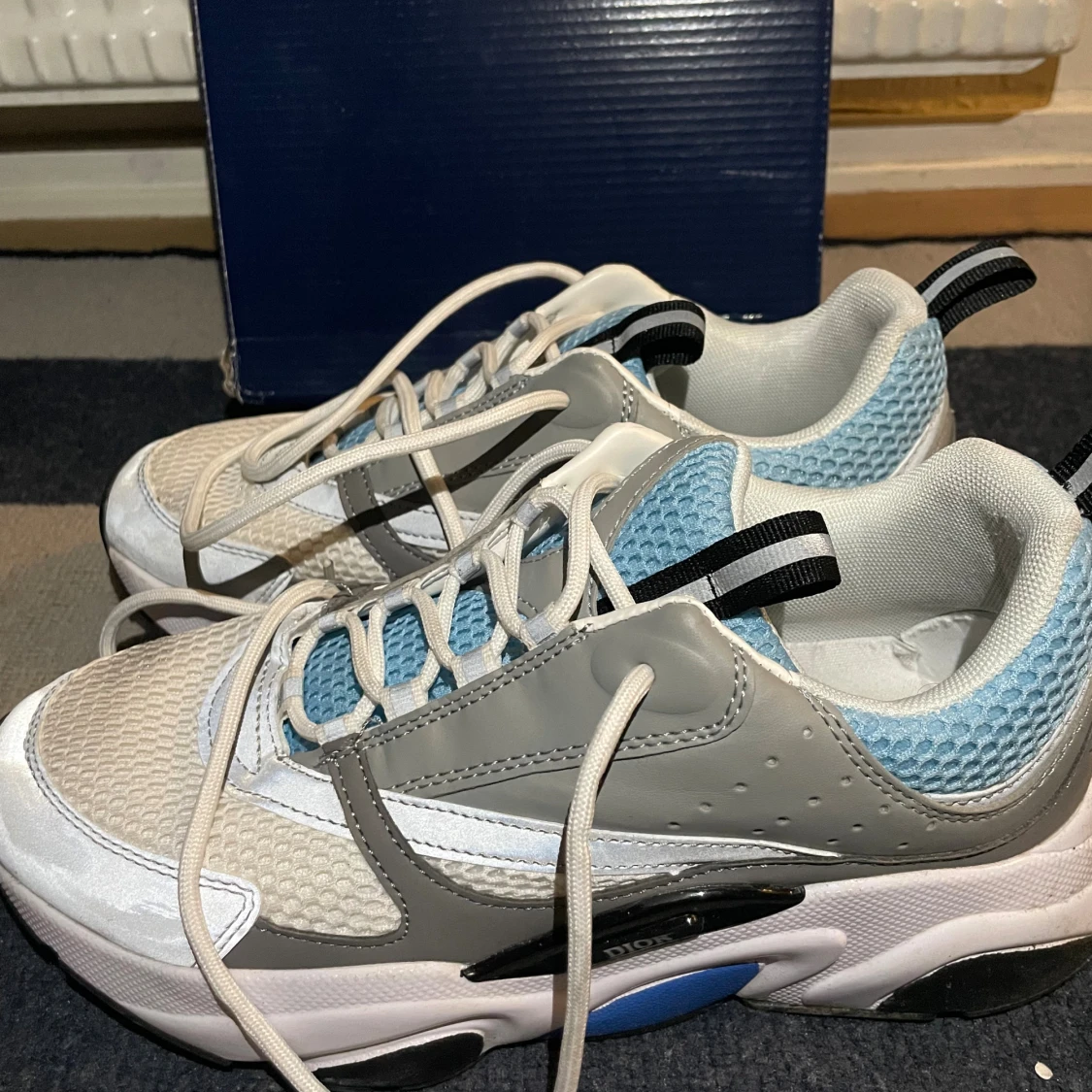 Dior sneakers i blått och grått - 1