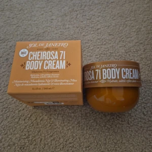 Sol de Janeiro 71 Body Cream - Sol de Janeiro 71 Body Cream. Endast öppnad, ej testad, helt oanvänd. Perfekt för gourmand älskare🩷