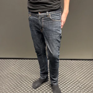 Nudie jeans Thin Finn - Väldigt snygga nudie jeans. Perfekta för en stilren look.😁 hör av dig vid frågor🫡