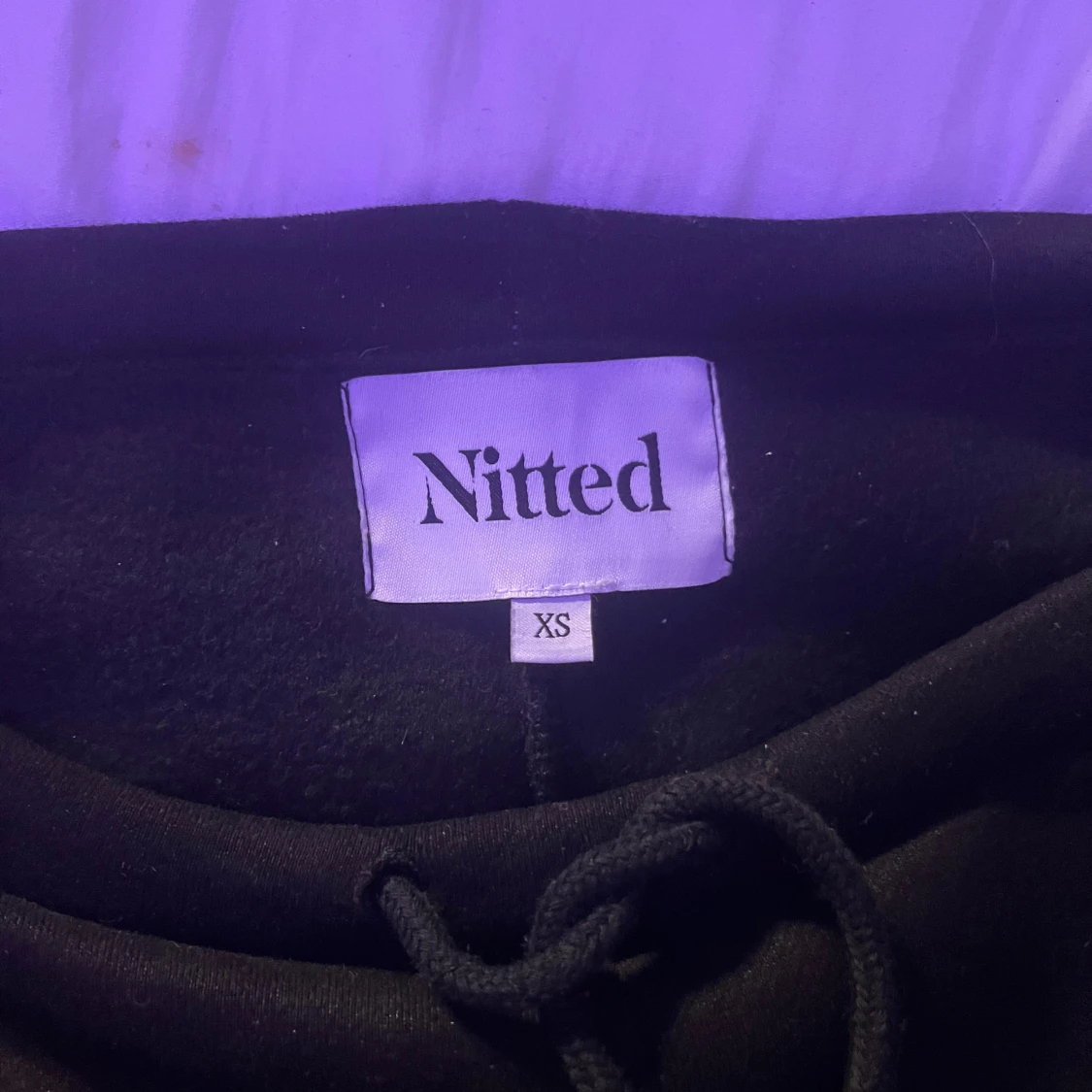 Svarta lågmidjade mjukisbyxor från Nitted XS - 3