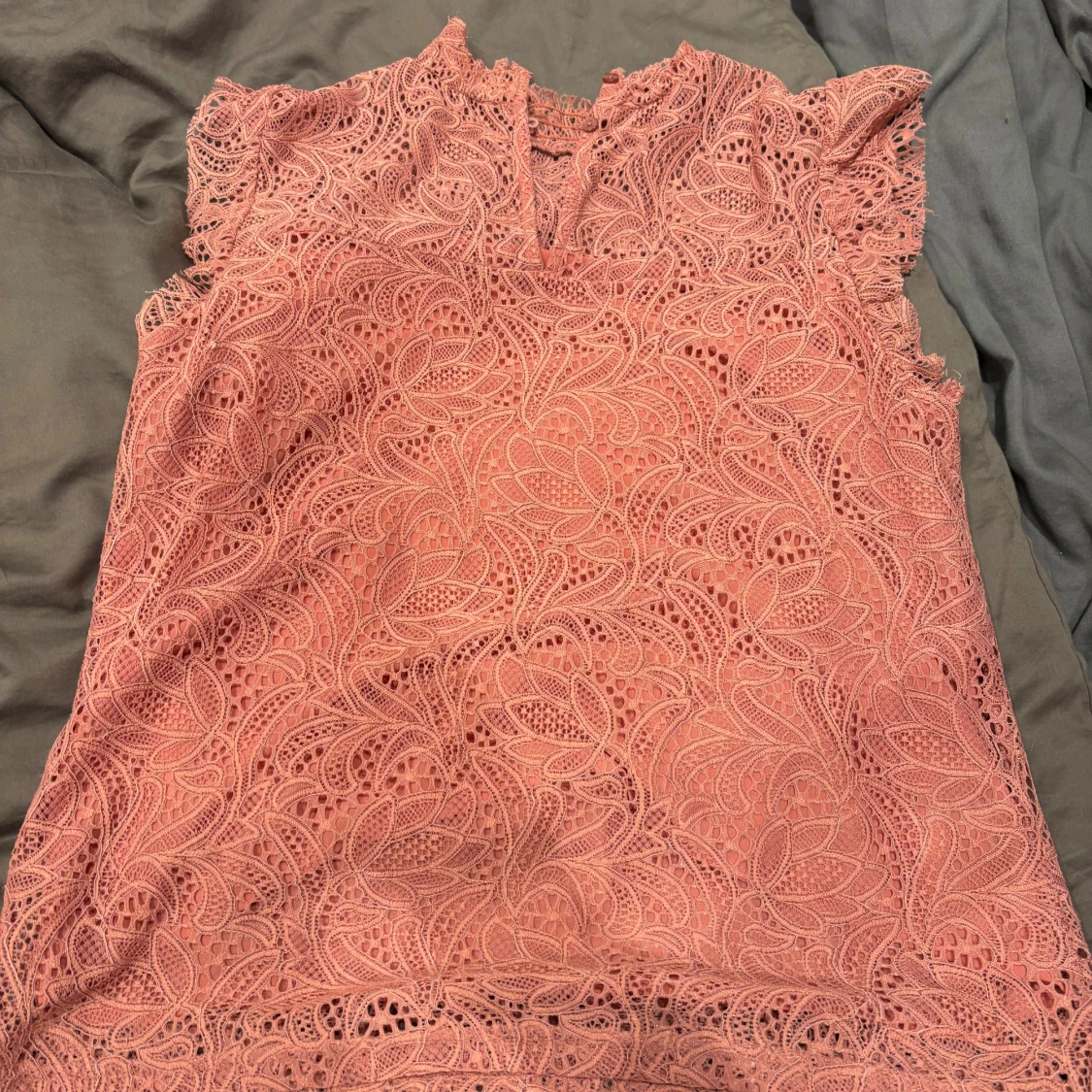 Rosa spetsblus från ONLY - 2