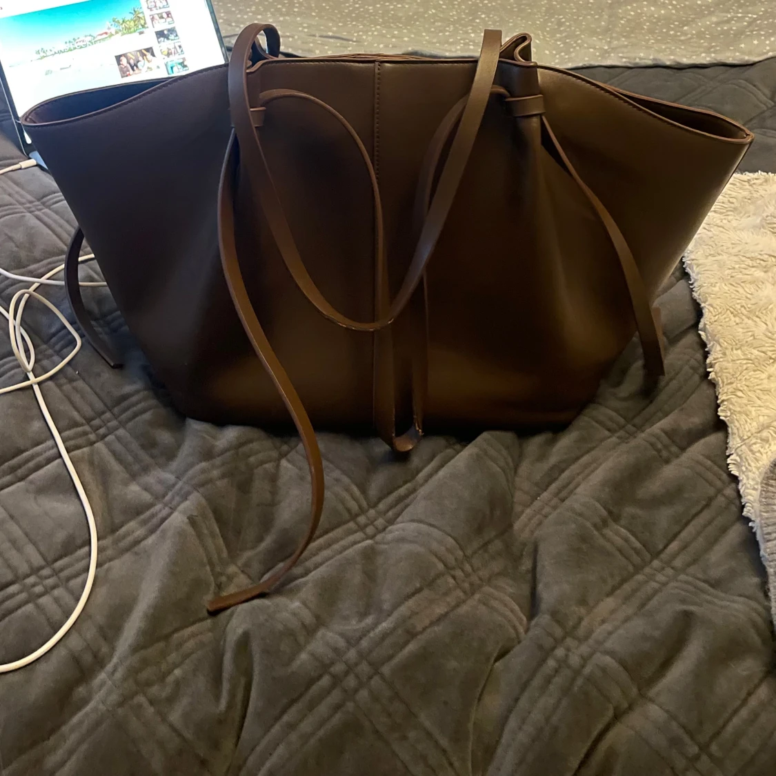  brun axelväska från Gina Tricot - 1