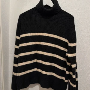 Randig stickad tröja  - Snygg stickad tröja med ränder från Zara💕