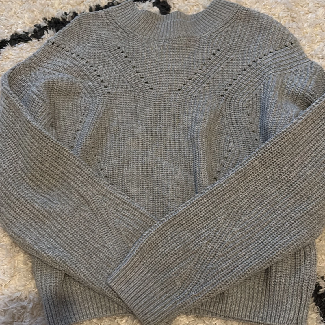 Grå stickad tröja från H&M