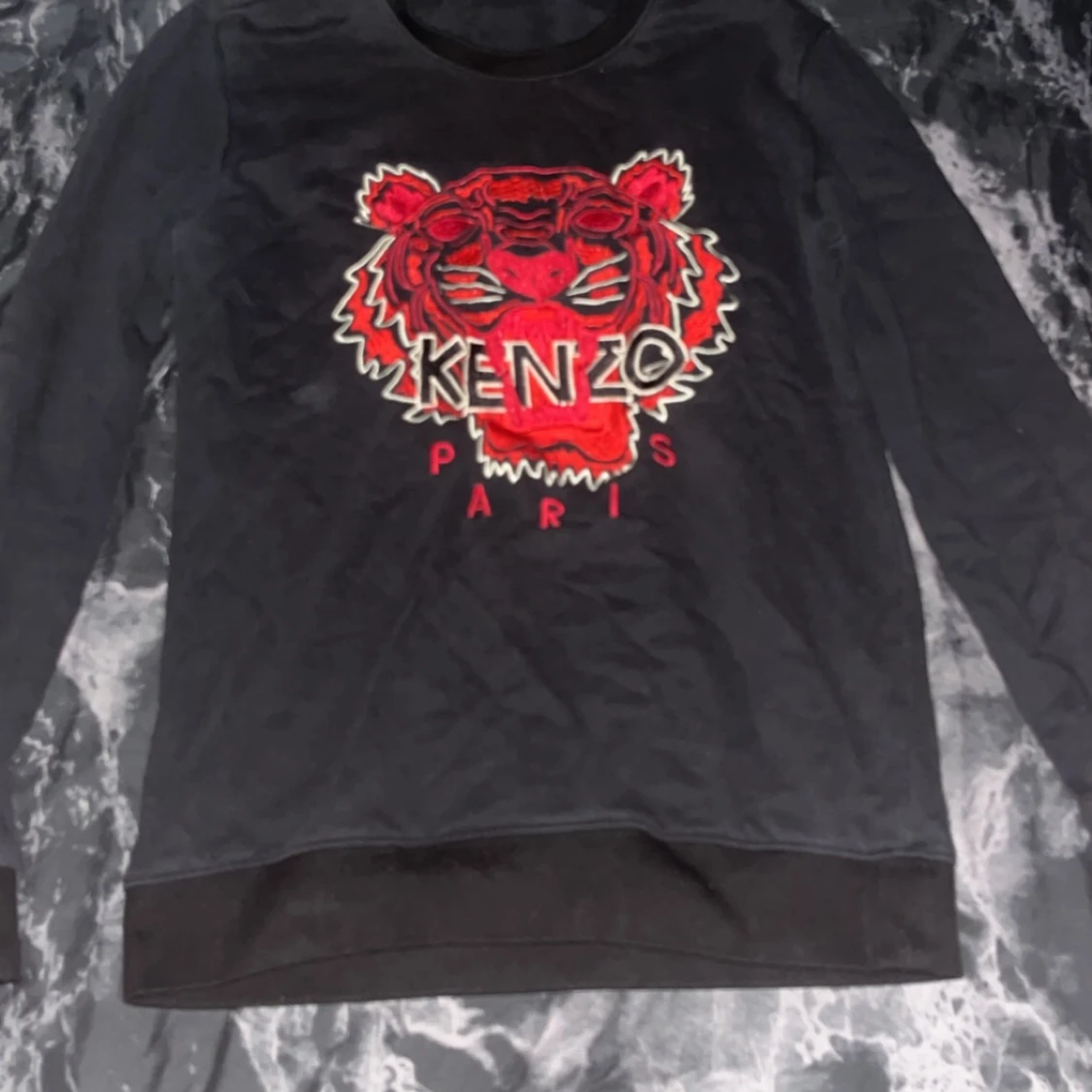 Svart Kenzo tröja med tigertryck