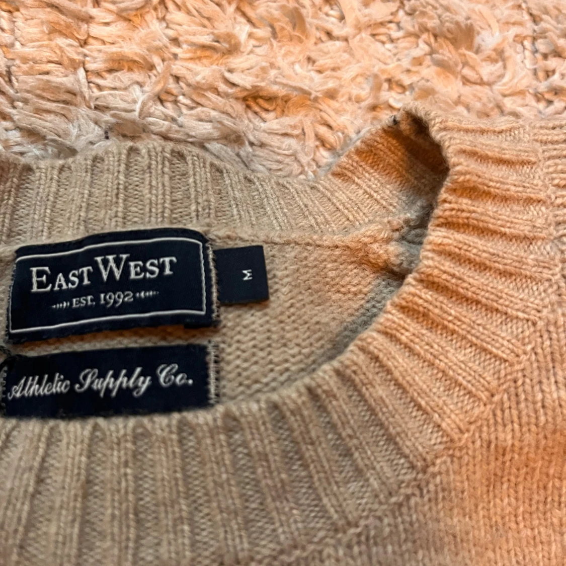 Beige stickad tröja från East West - 2