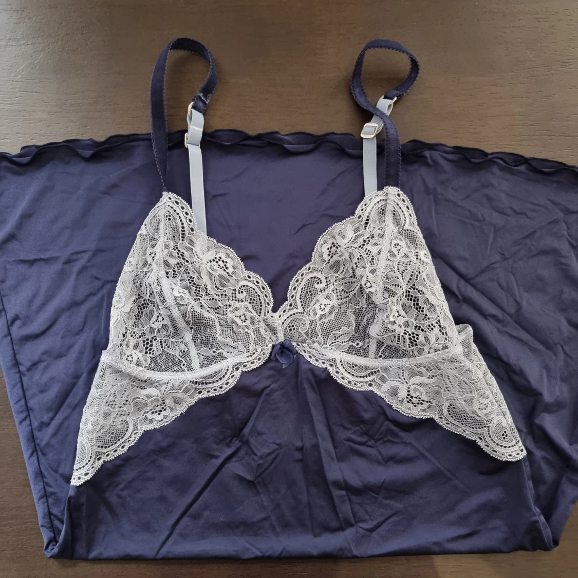 Mörkblå neglige med justerbara band - 1