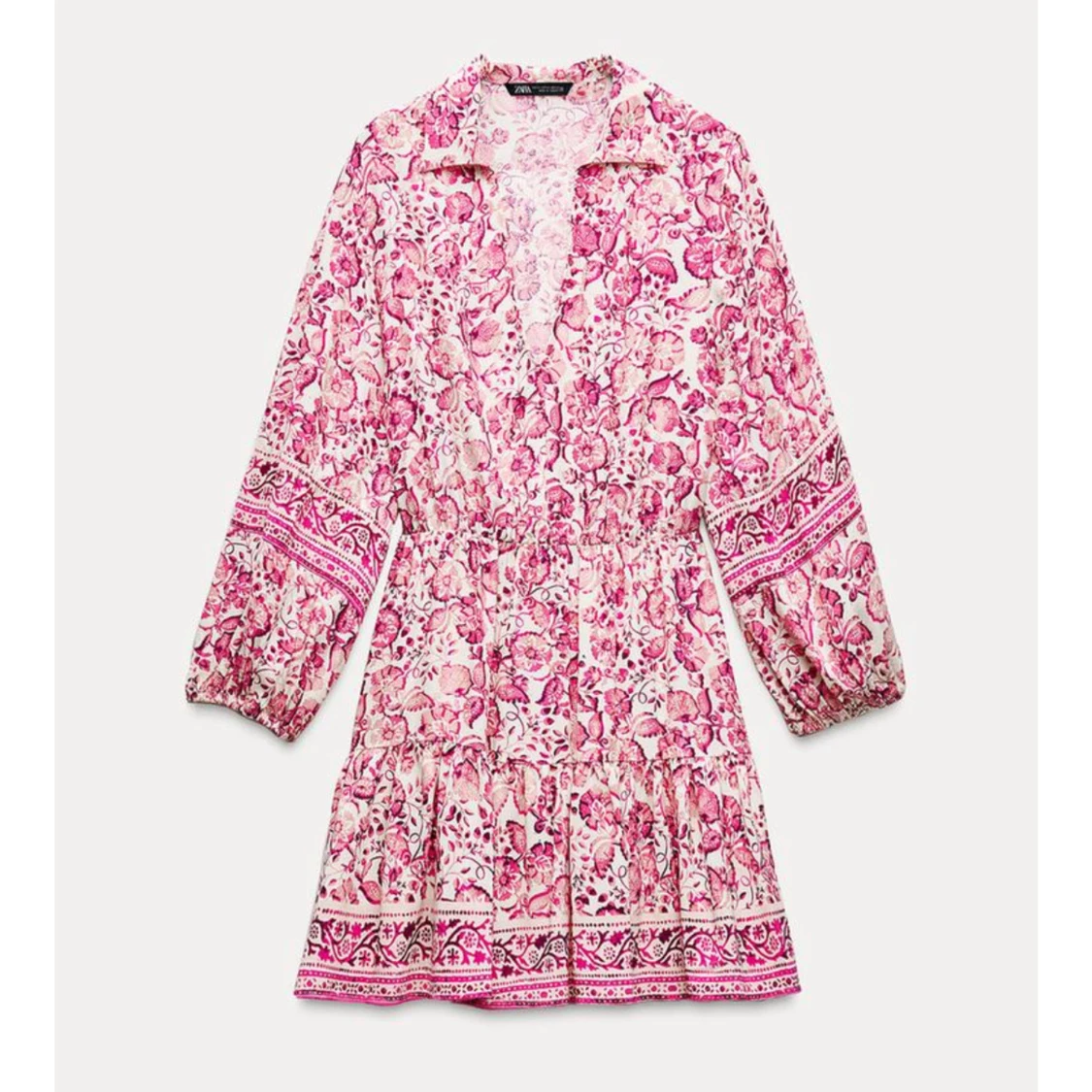 Rosa blommig kortklänning från Zara