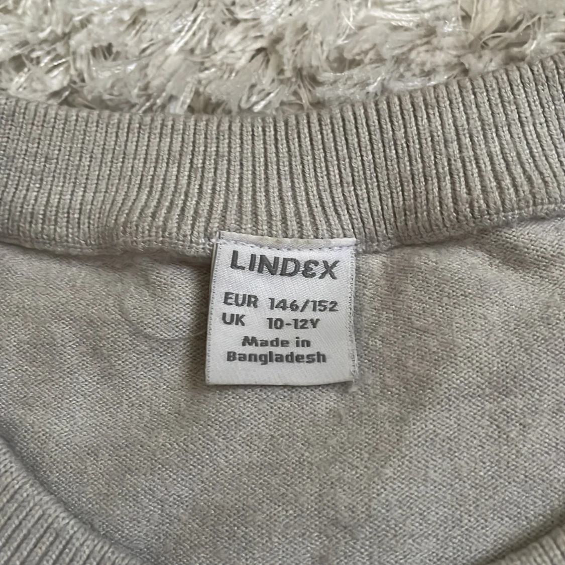 Beige kortärmad tröja från Lindex - 2