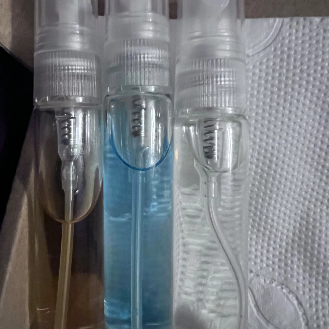 Tre parfymprover i sprayflaska - 1