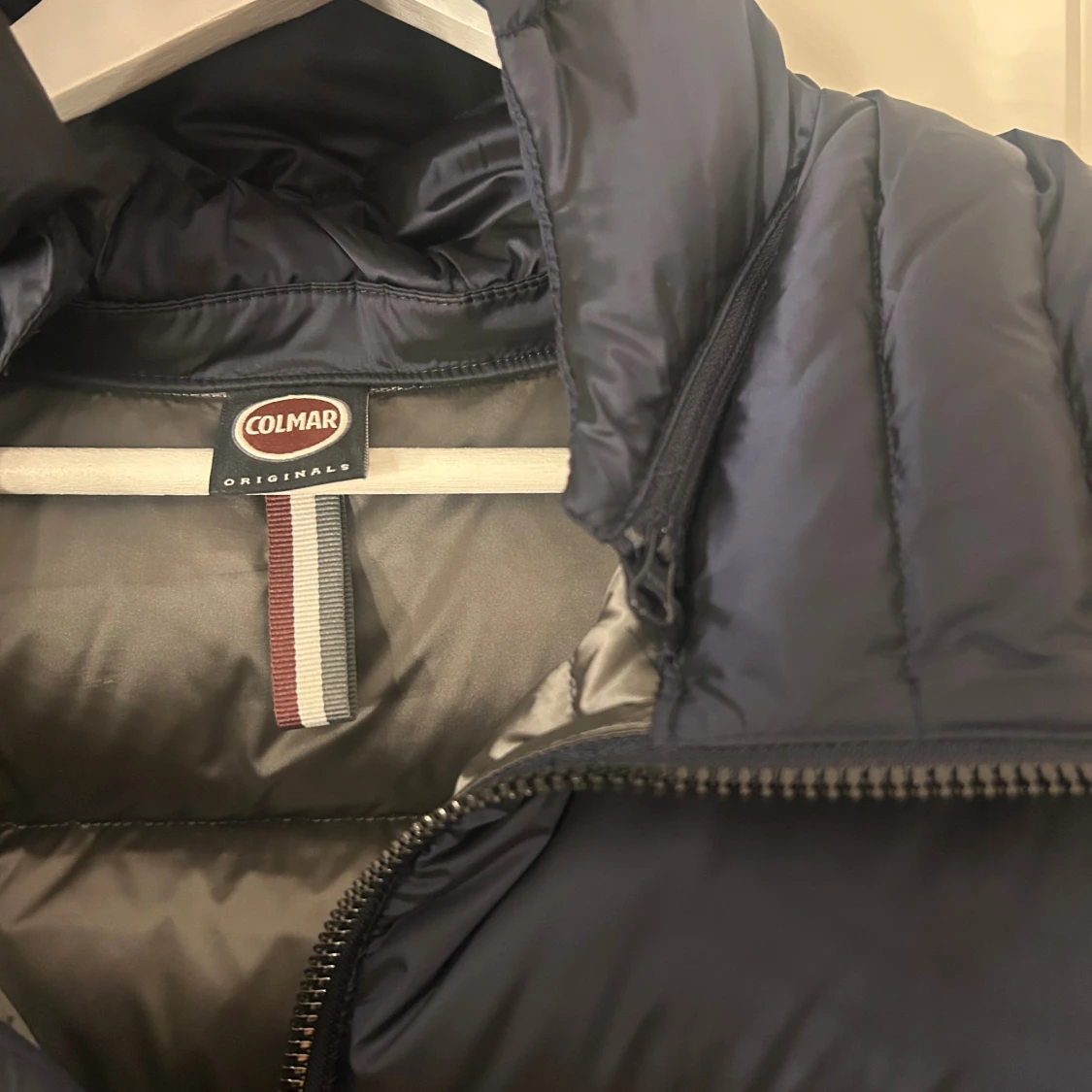 Mörkblå Colmar pufferjacka med huva - 3