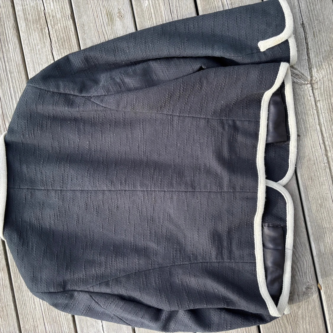 Svart kavaj med vita kanter från InWear - 1