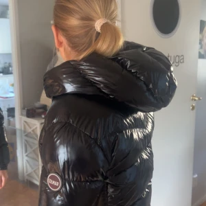 Svart Colmar pufferjacka  - Är som helt ny! Inget fel på den💕