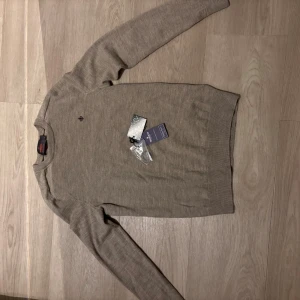 Beige stickad tröja från Morris - Beige Morris tröja, skriv vid frågor