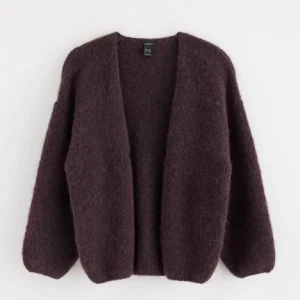 Lindex kofta - Storlek m-l, passar oversized på mig som vanligtvis har s☺️ använd en gång, men har lapparna kvar!🤩