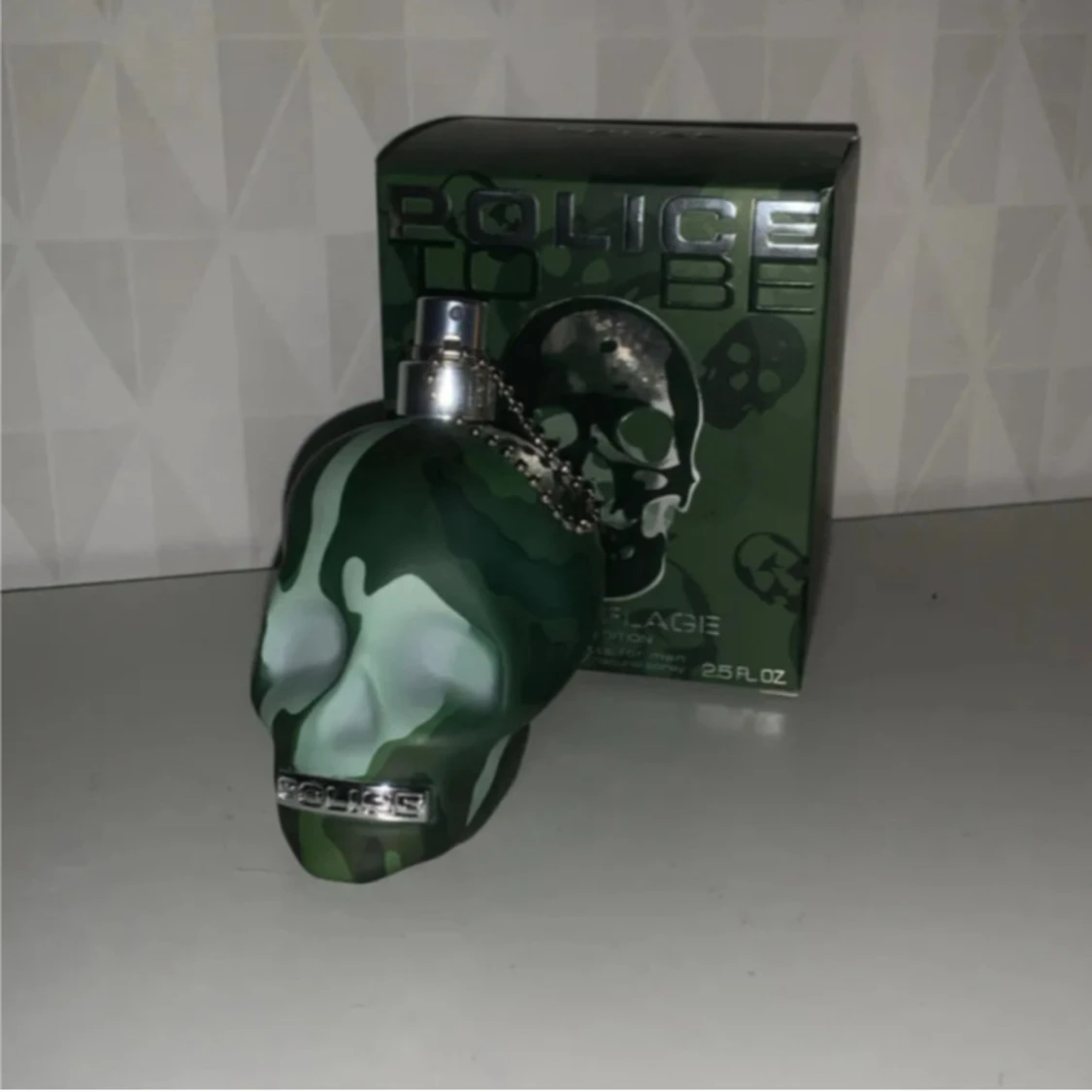 Två Police To Be parfymer