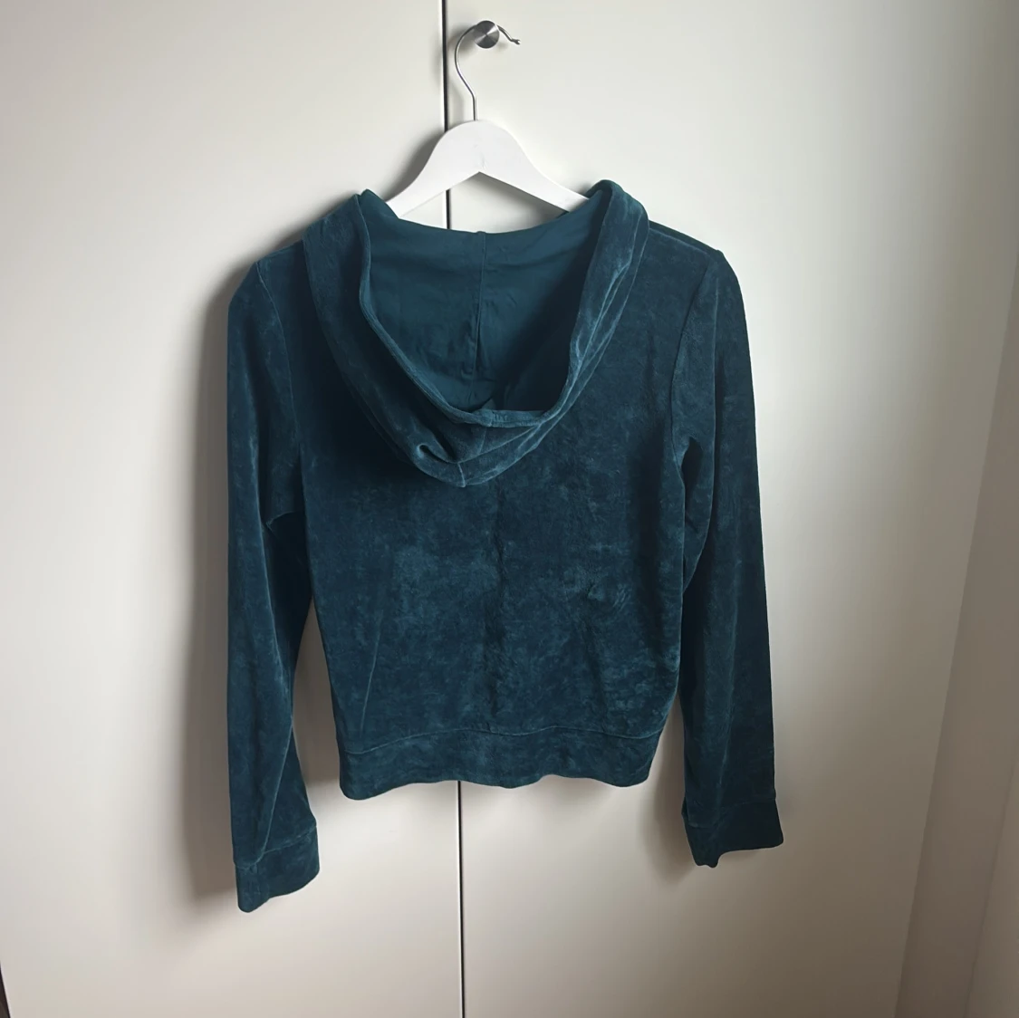 Mörkgrön velour hoodie XS - 1