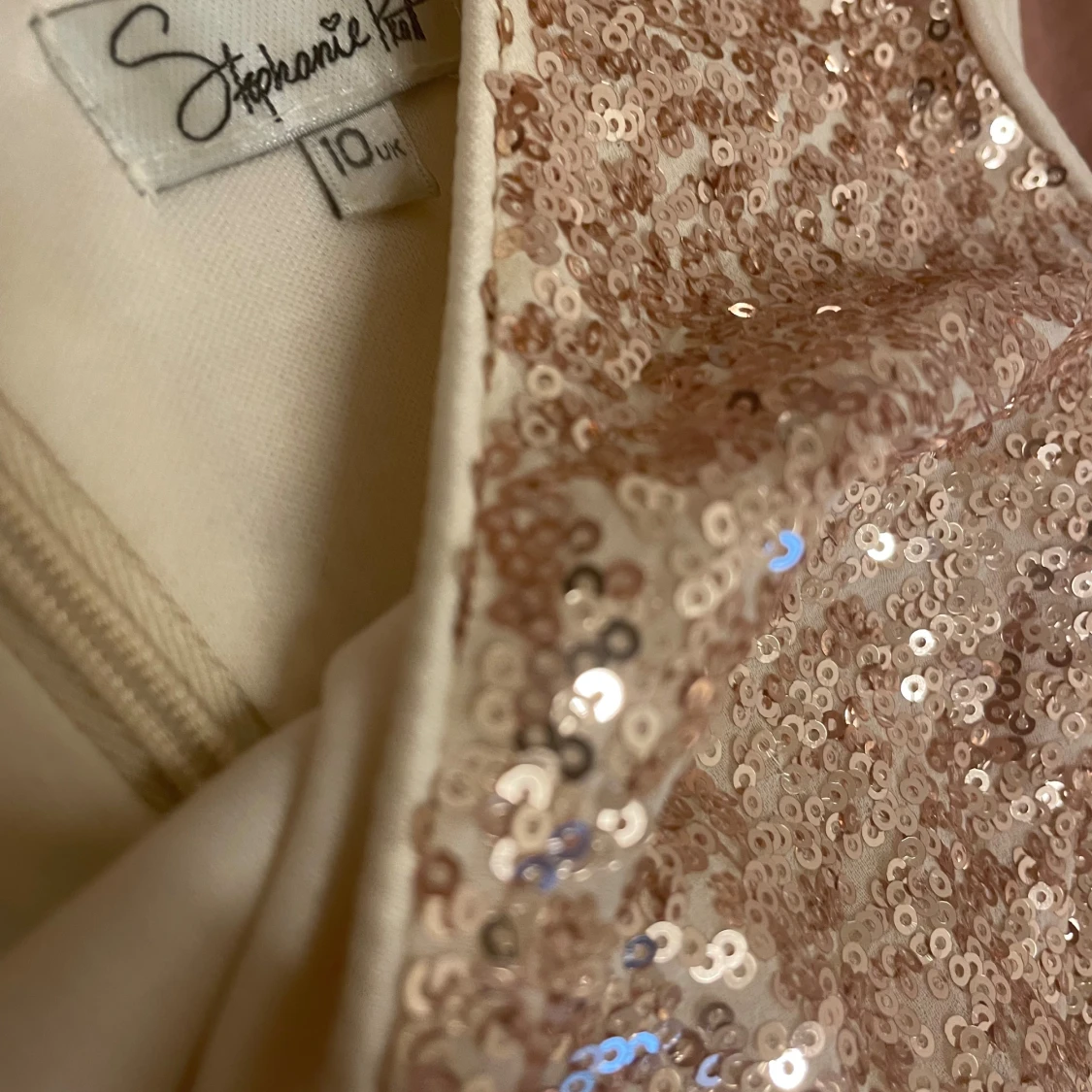 Champagnefärgad glittrig långklänning - 2