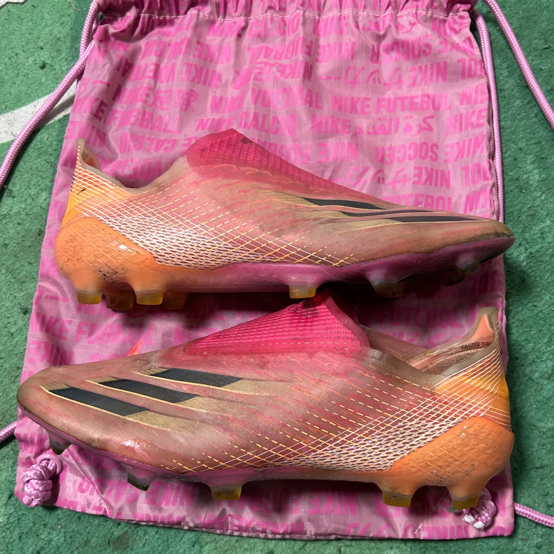 Adidas rosa fotbollsskor utan snörning - 4