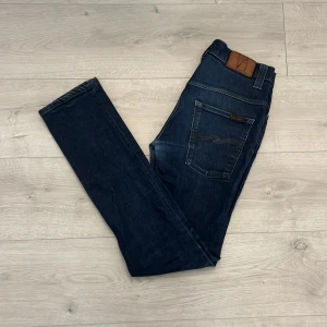 Nudie jeans  - Hej! Säljer ett par nudie jeans i mycket fint sick//jeansen har inga defekter och är i storleken W31 L34