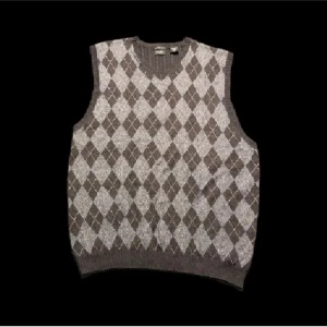 Bundle  - Två stickade västar 