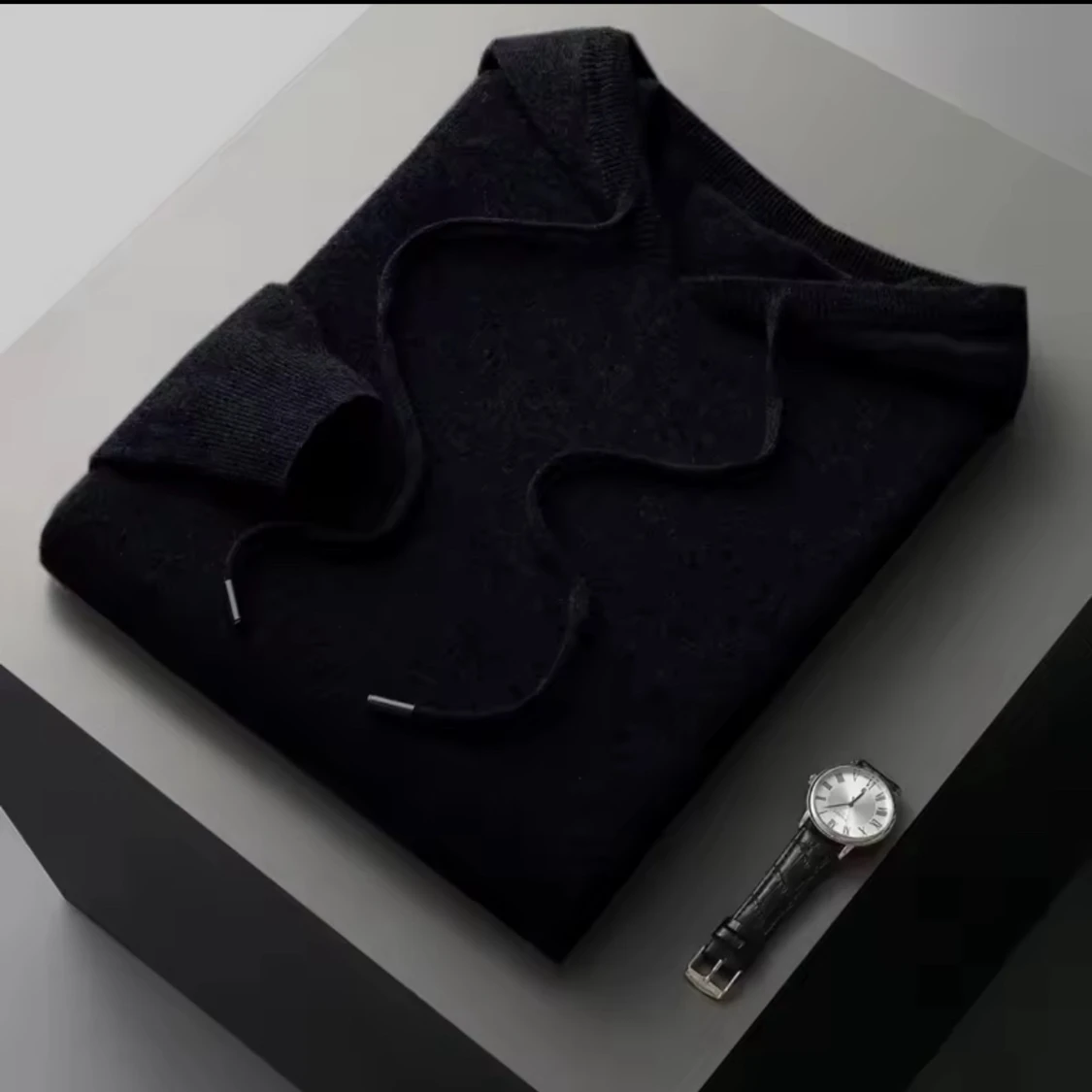 Svart hoodie i merinoull - 1