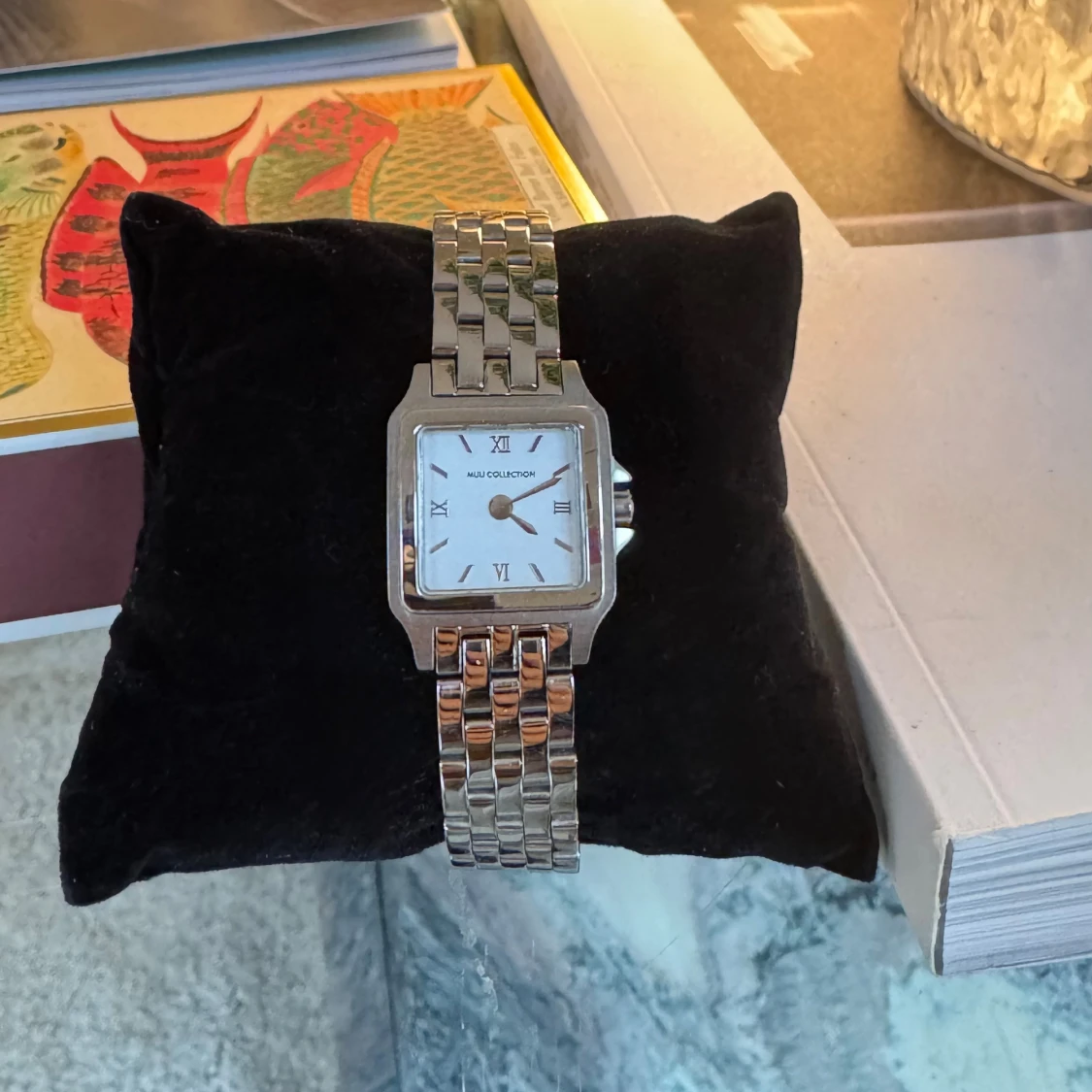 Silverfärgad klocka från Muli Collection - 1