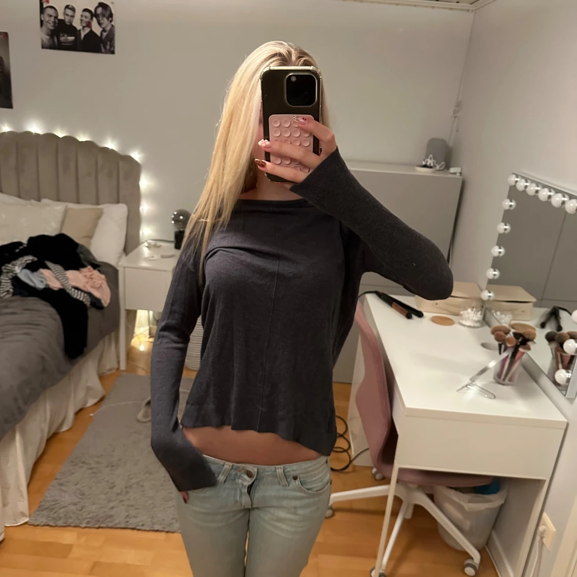 Mörkgrå långärmad stickad tröja