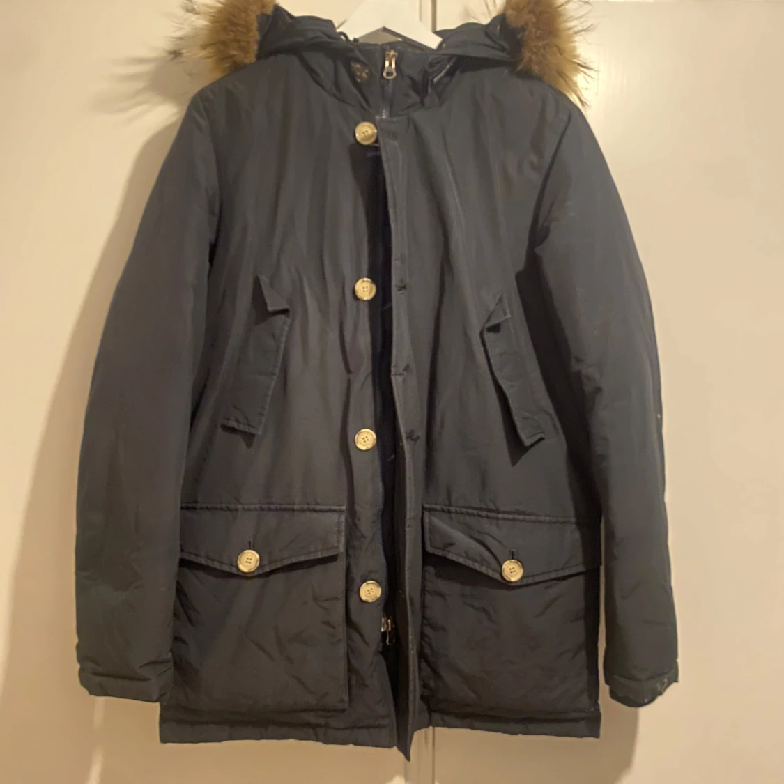 Svart parkas från Woolrich med päls - 3