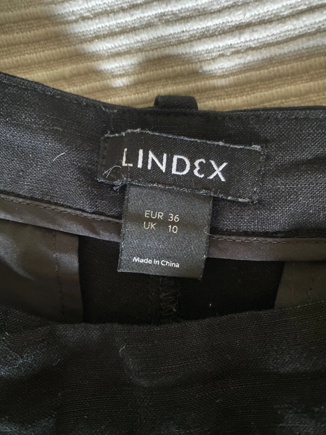 Svarta wide byxor från Lindex, strl 36 - 2