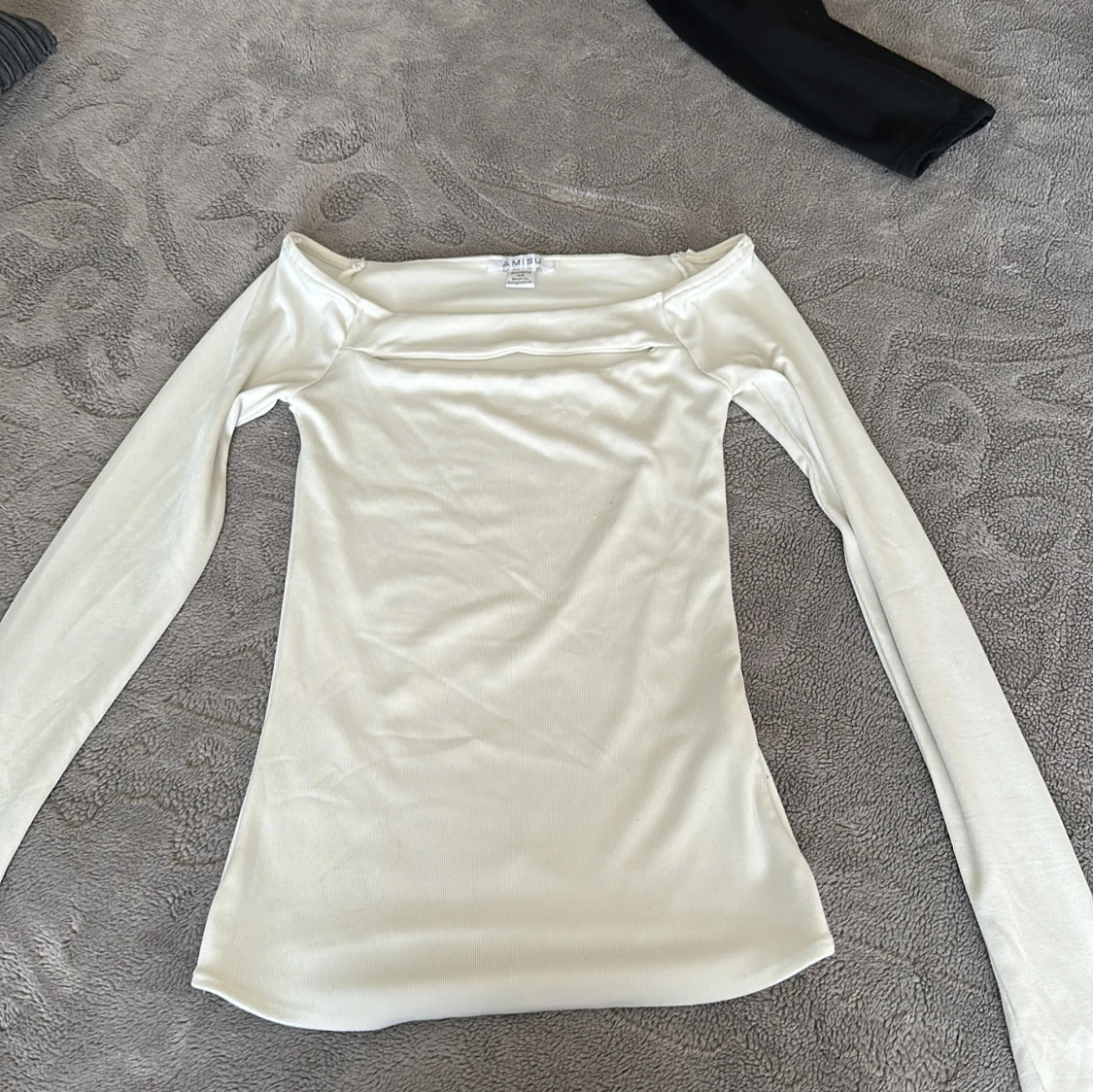 Vit offshoulder topp från Amisu