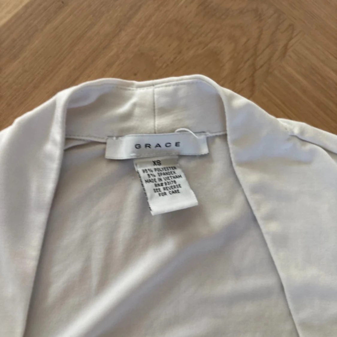 Vit ärmlös topp från Grace, XS - 2