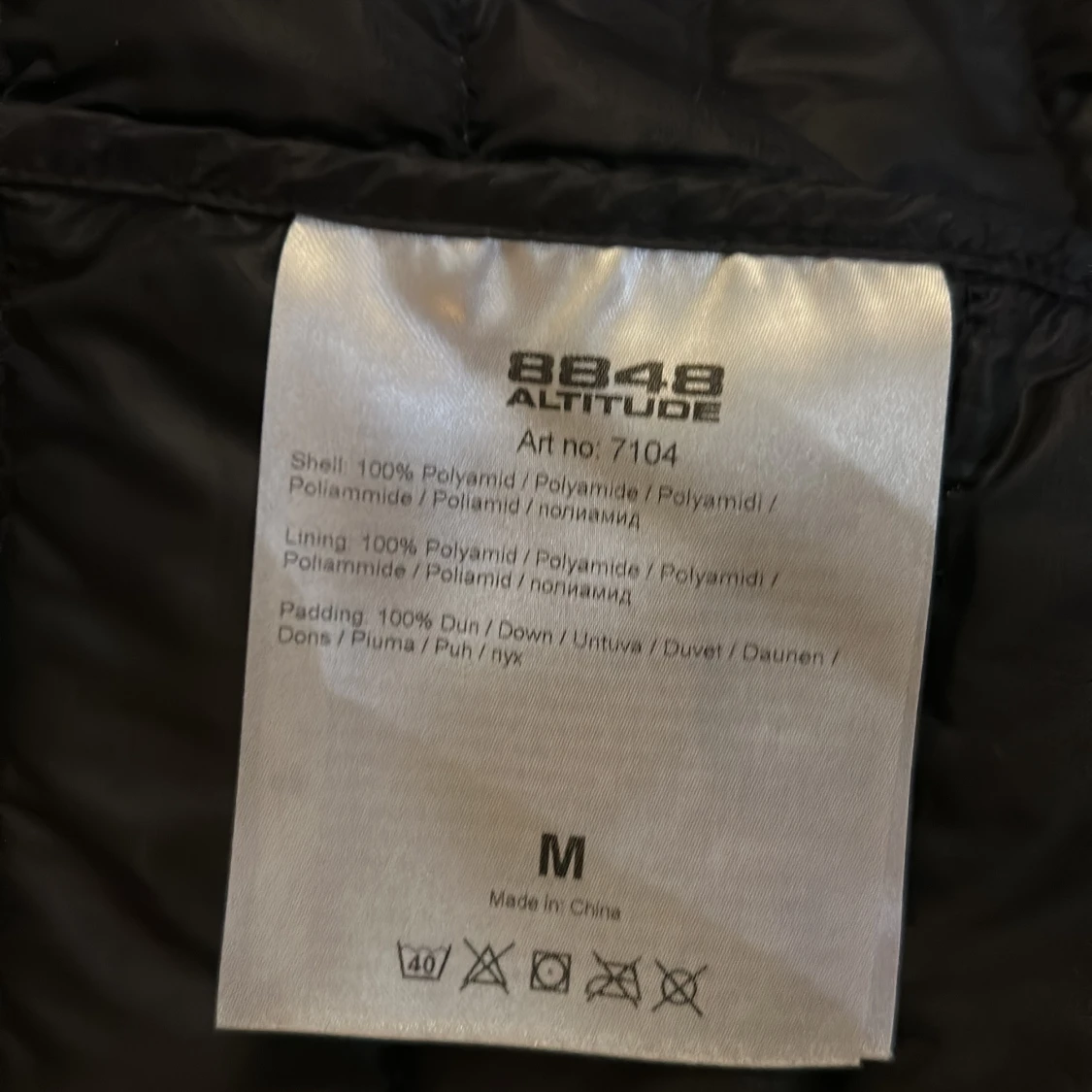 Svart dunjacka från 8848 Altitude M  - 4