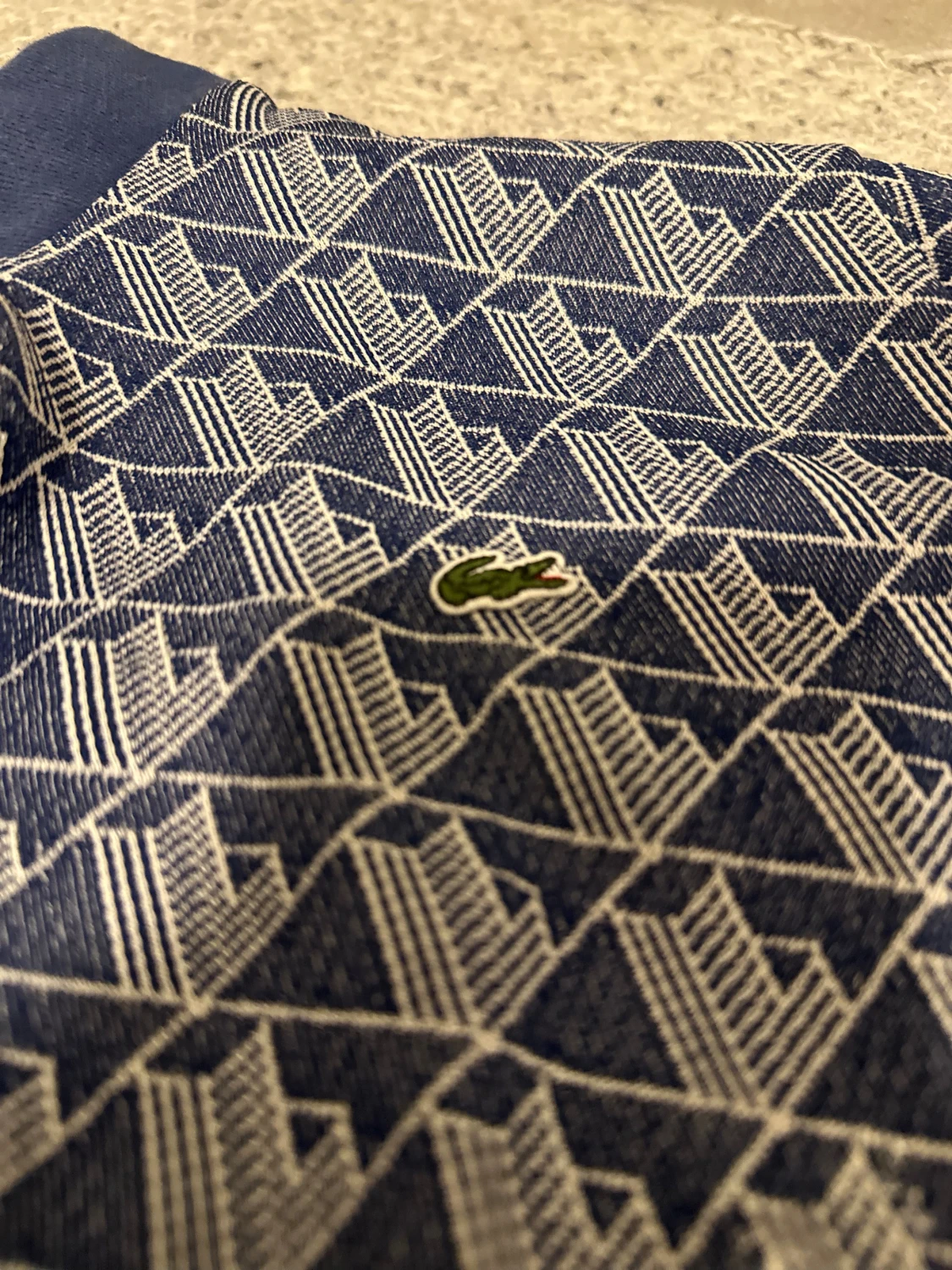 Blå mönstrad zipjacka från Lacoste - 1