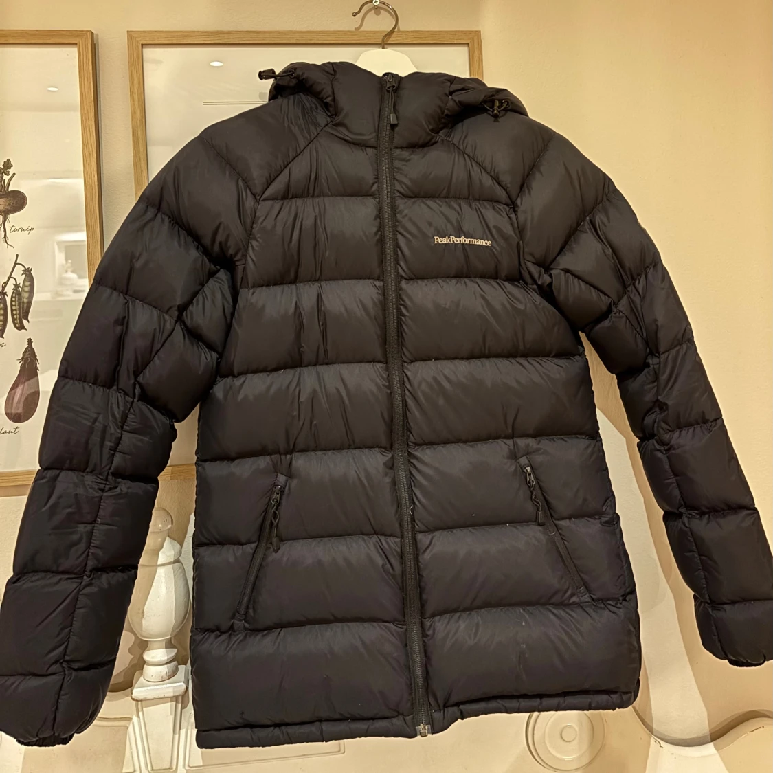 Svart Peak Performance dunjacka S