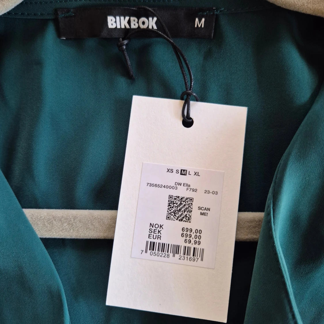 Grön långklänning  - 3