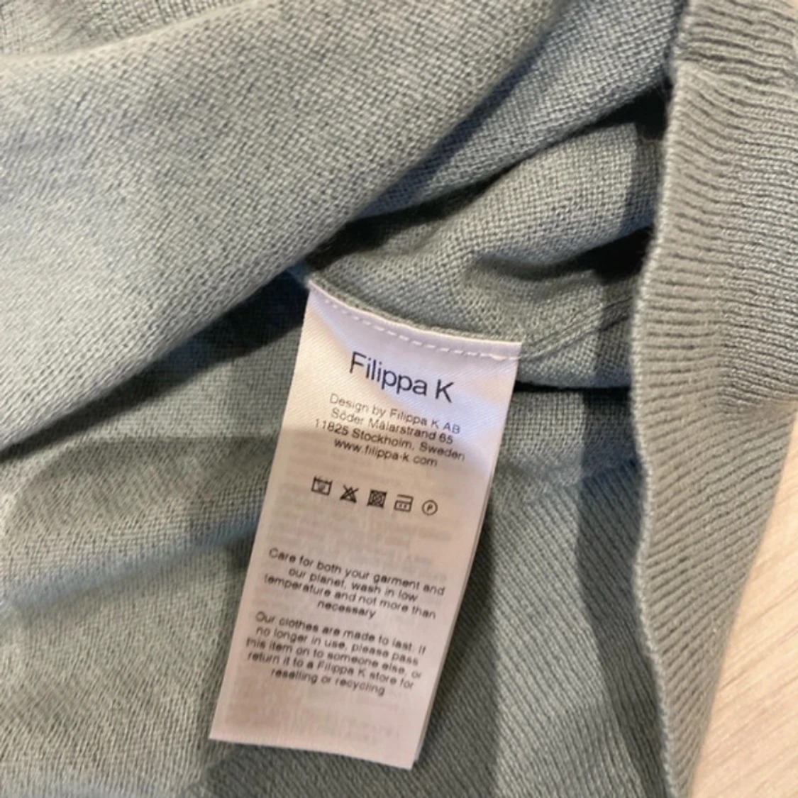 Ljusgrå stickad tröja från Filippa K - 2