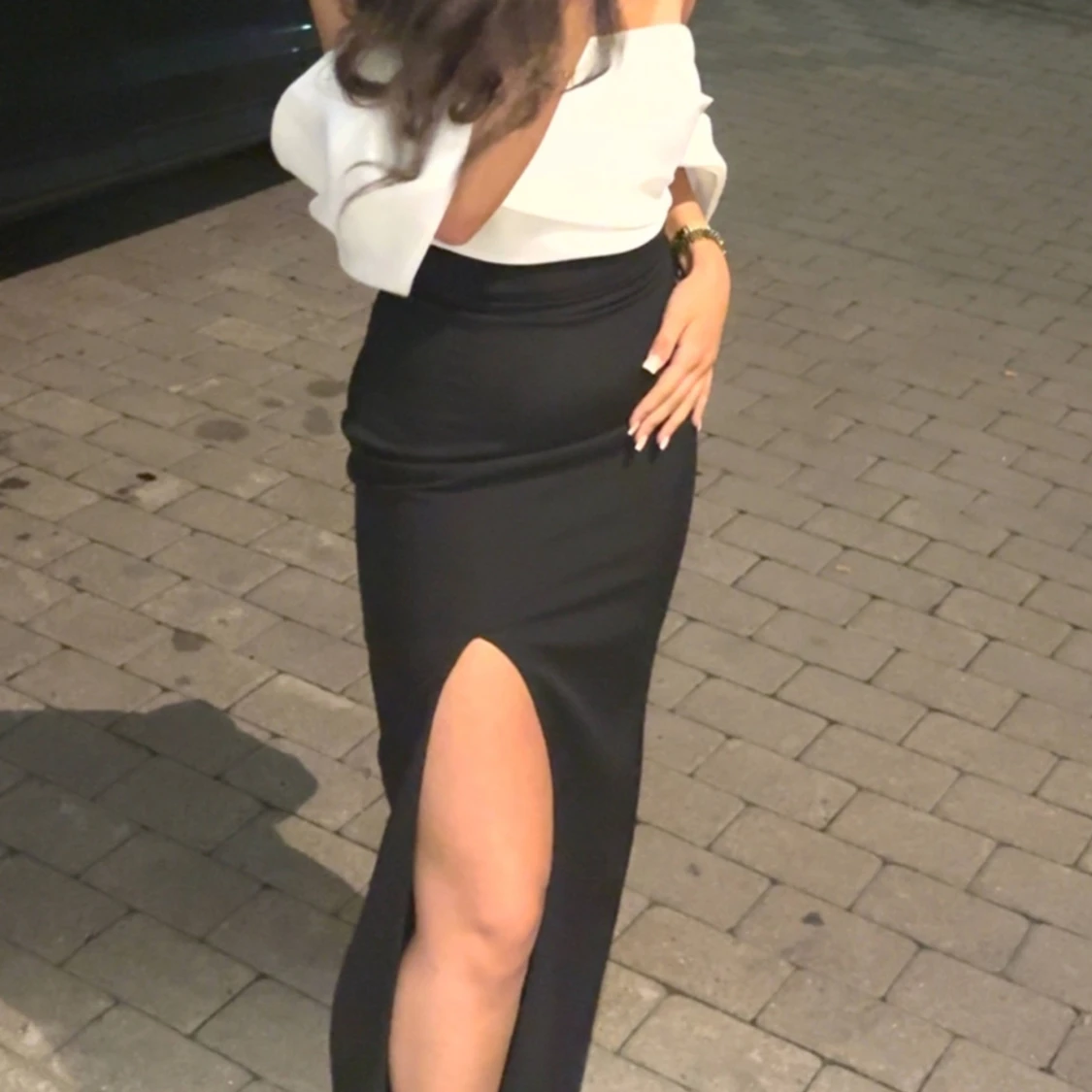 Svart och vit långklänning med slits - 2