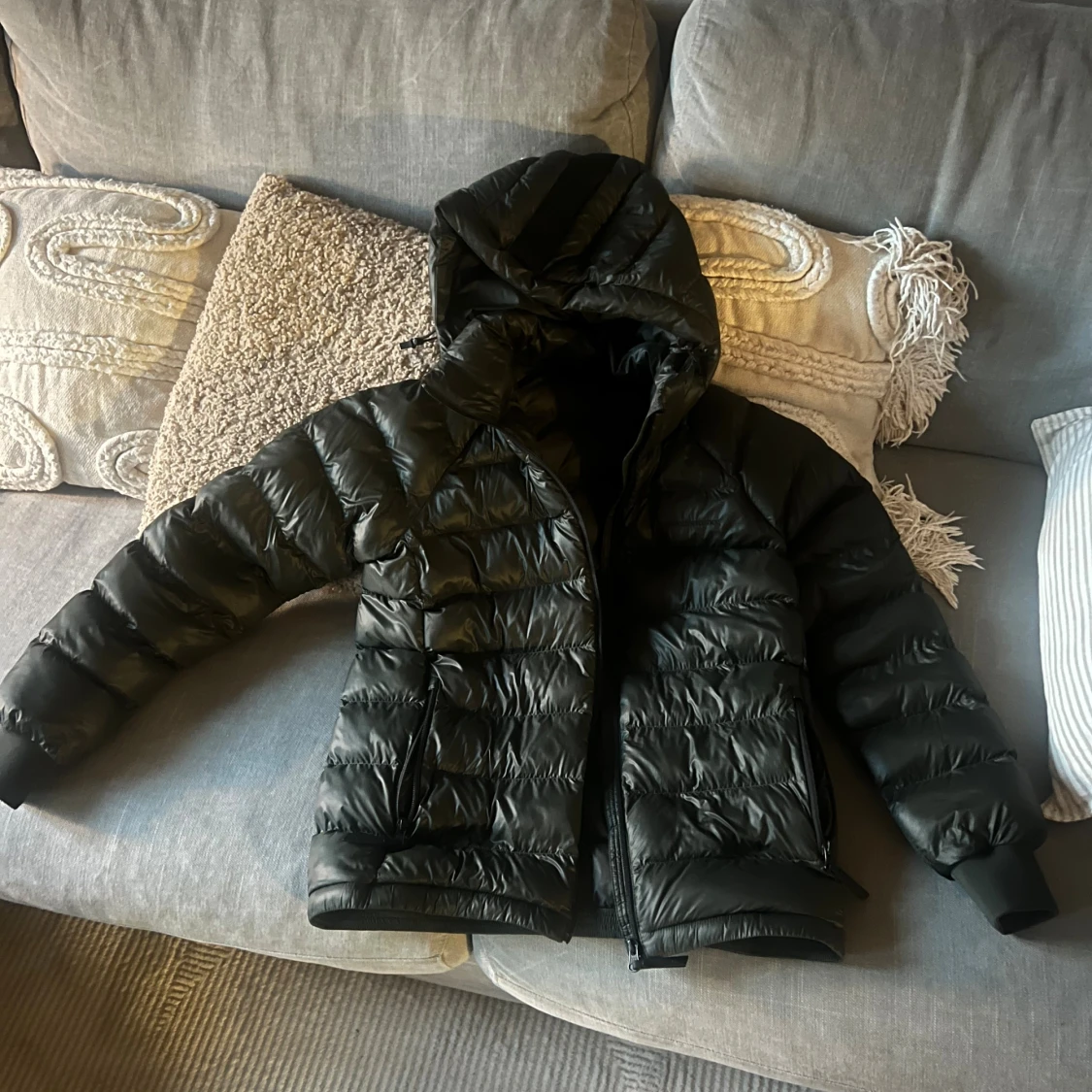 Svart dunjacka från Peak Performance - 1