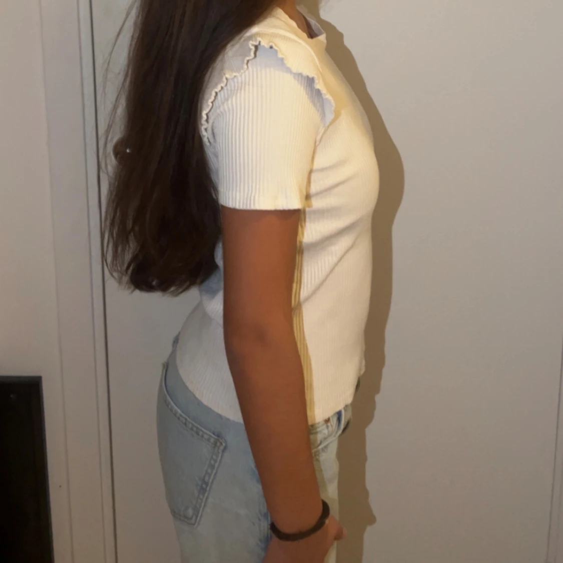 Vit ribbad topp med volang från Zara - 1