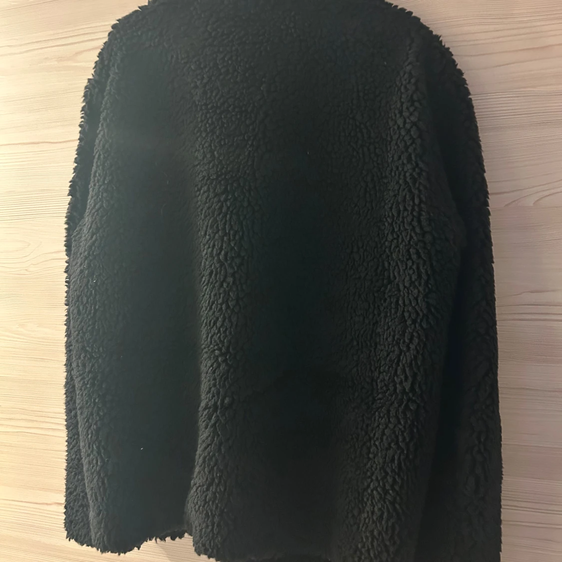 Svart teddyjacka från boohooMAN - 1